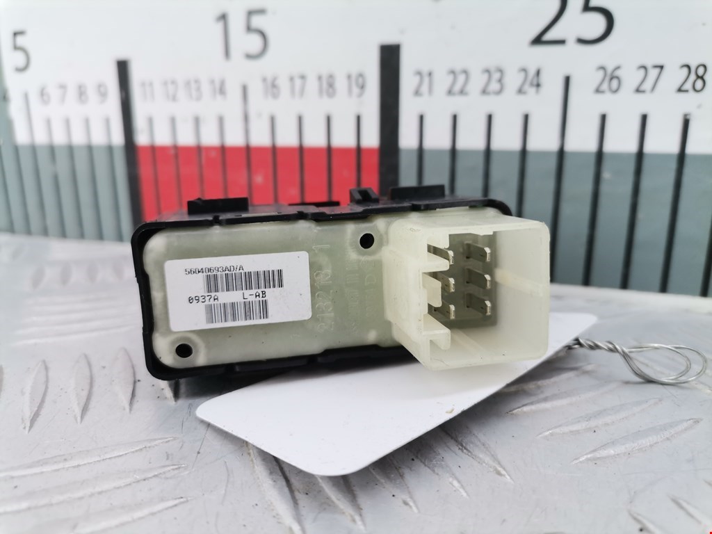 Кнопка стеклоподъемника JEEP Patriot 2007-2017