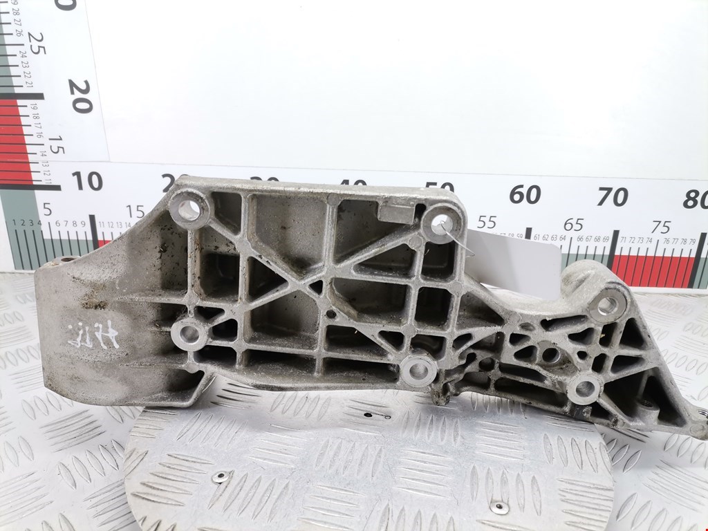 Кронштейн генератора VOLKSWAGEN Bora 1998-2005