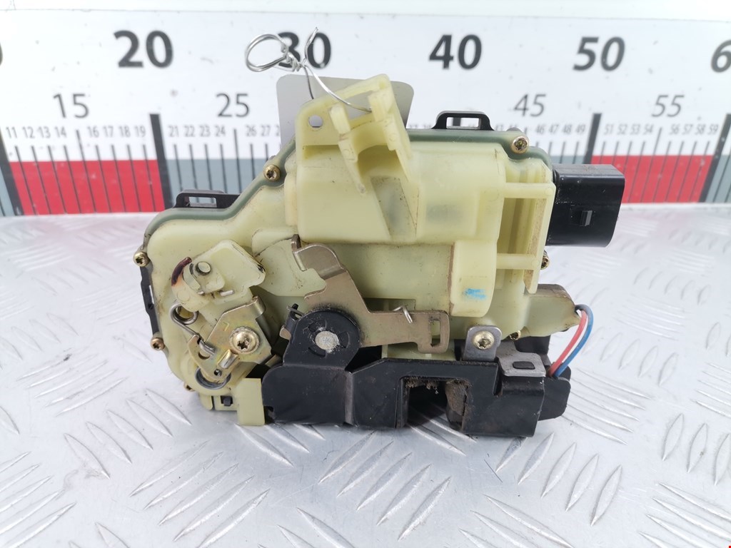 Замок двери передней левой SKODA Octavia A4 1U- 1997-2010