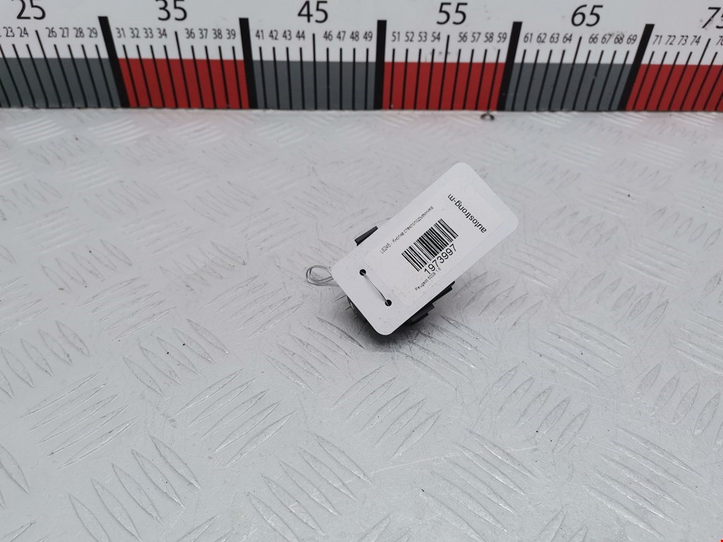 Кнопка стеклоподъемника PEUGEOT 5008 2009-2016