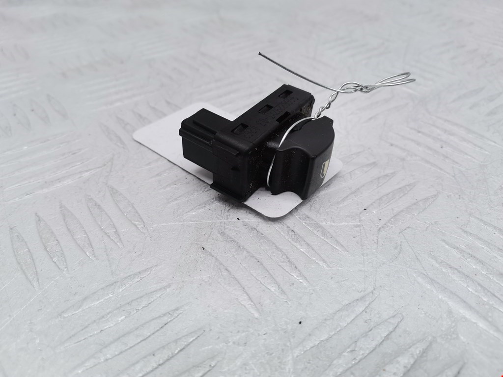 Кнопка стеклоподъемника PEUGEOT 5008 2009-2016