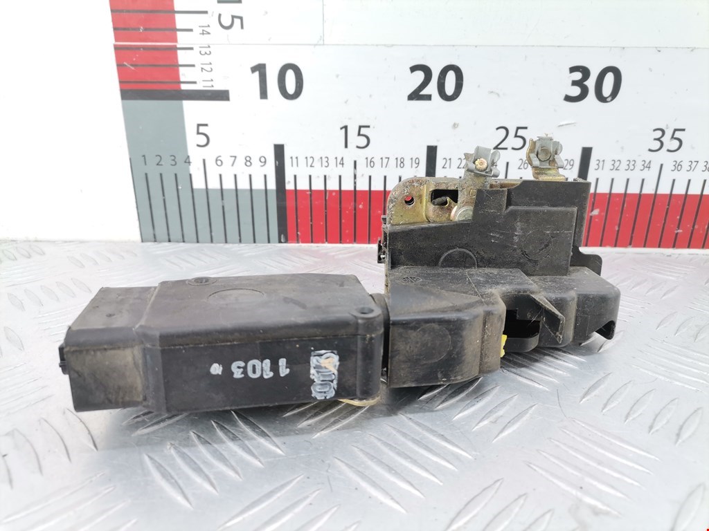 Замок двери передней правой MITSUBISHI Space Star 1999-2006