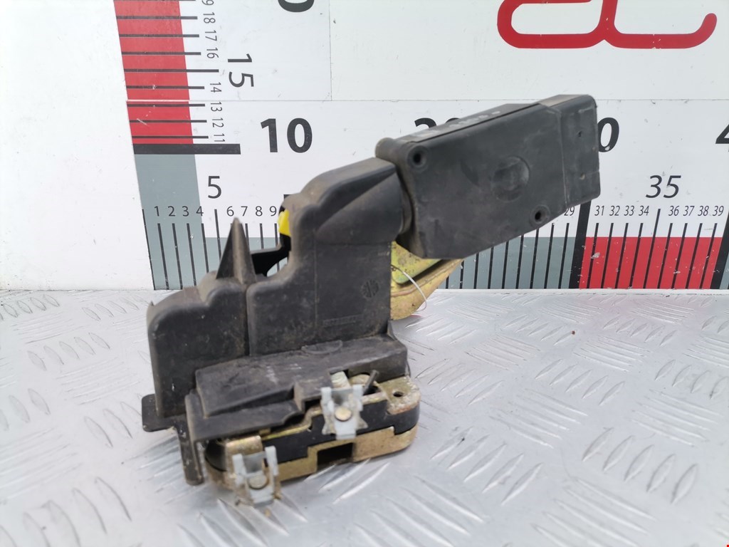 Замок двери передней правой MITSUBISHI Space Star 1999-2006