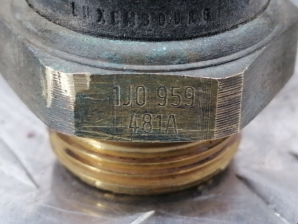Датчик температуры (охлаждающей жидкости) VOLKSWAGEN Bora 1998-2005