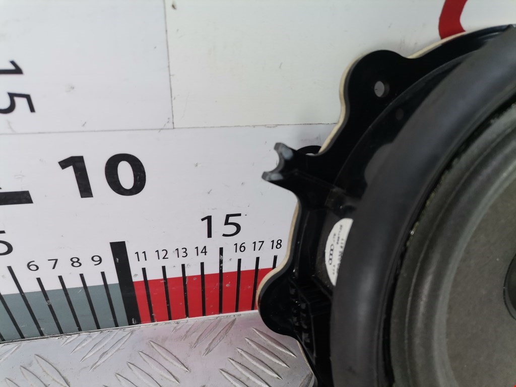 Динамик AUDI A4 B7 2004-2007