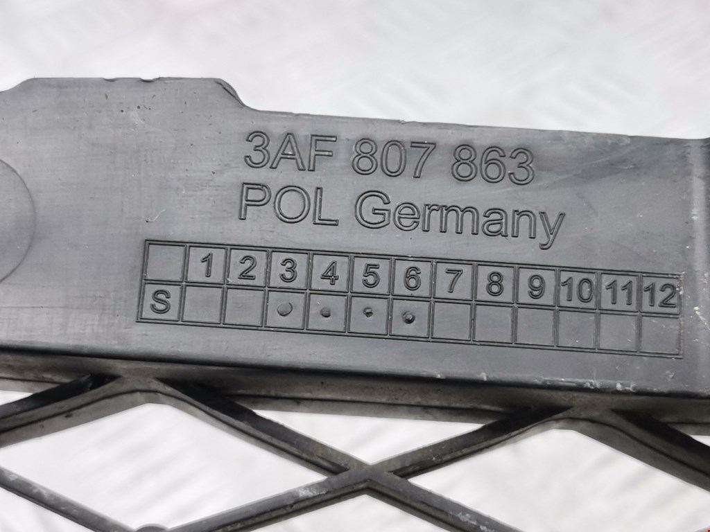 Кронштейн заднего бампера центральный VOLKSWAGEN Passat B7 2011-2015