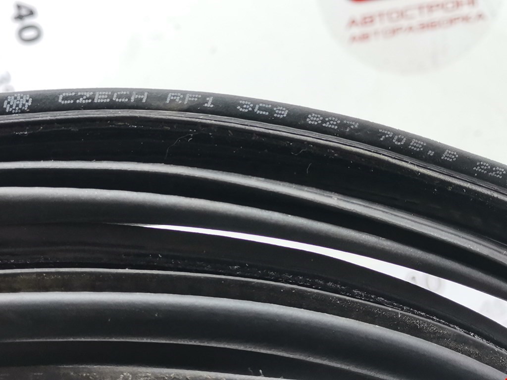 Уплотнитель (наружный) VOLKSWAGEN Passat B7 2011-2015