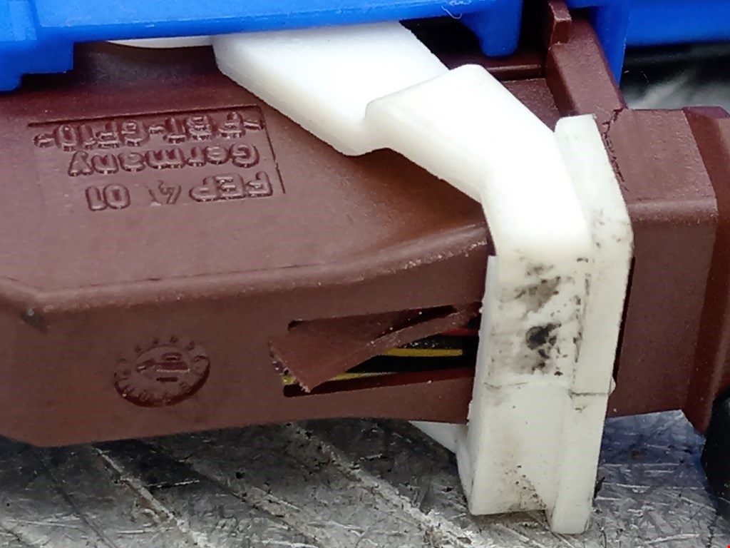 Кнопка антипробуксовочной системы VOLKSWAGEN Passat B7 2011-2015