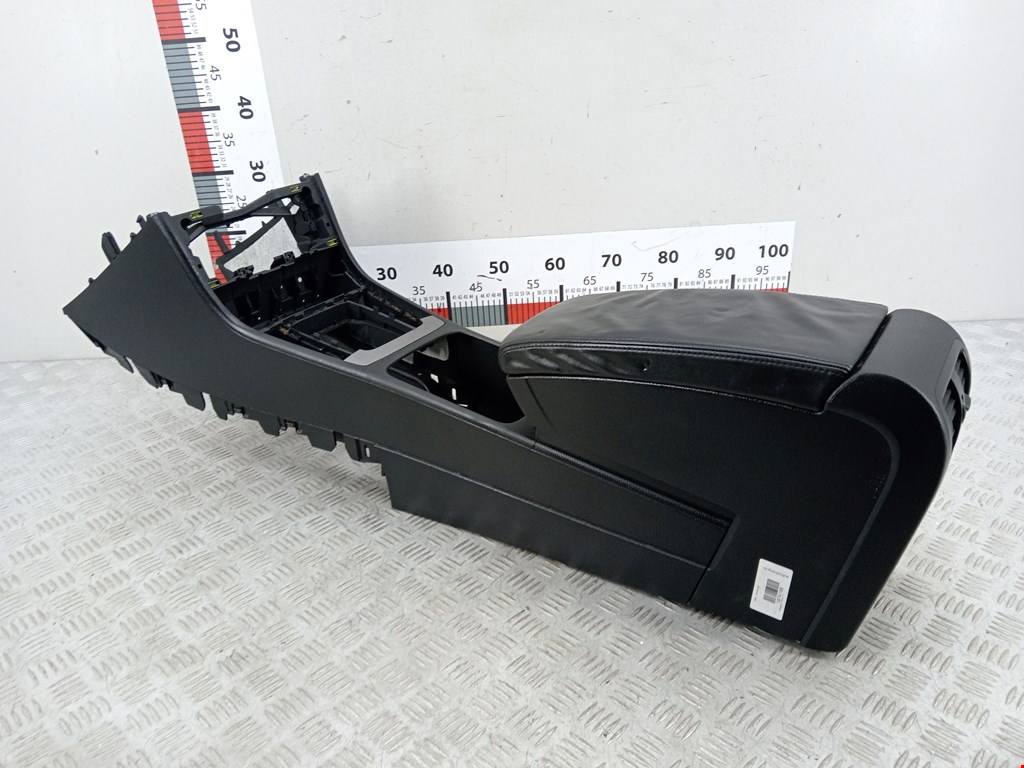 Подлокотник в салон VOLKSWAGEN Passat B7 2011-2015
