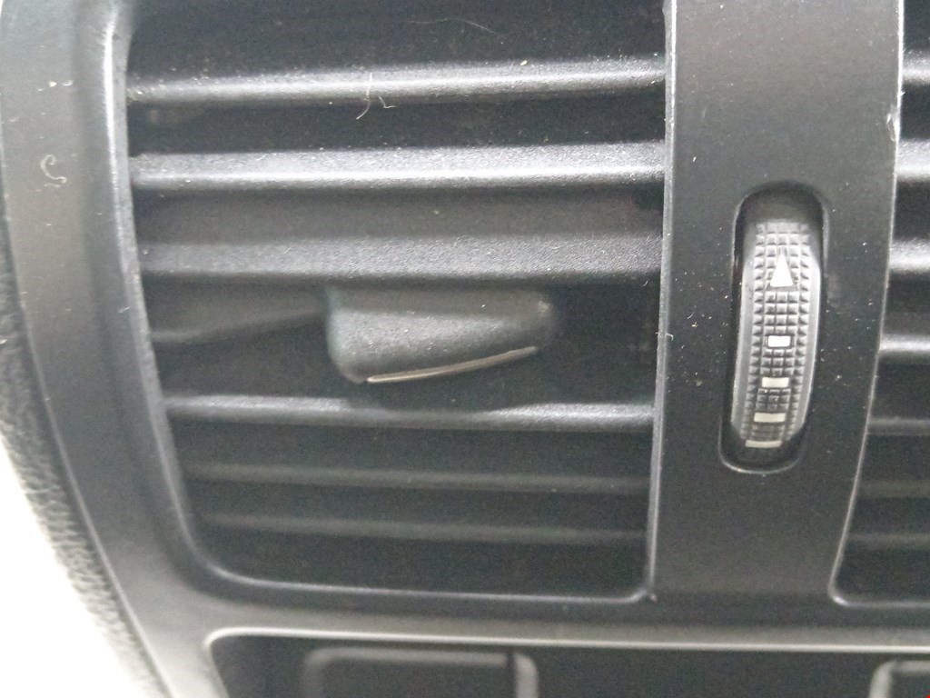 Подлокотник в салон VOLKSWAGEN Passat B7 2011-2015