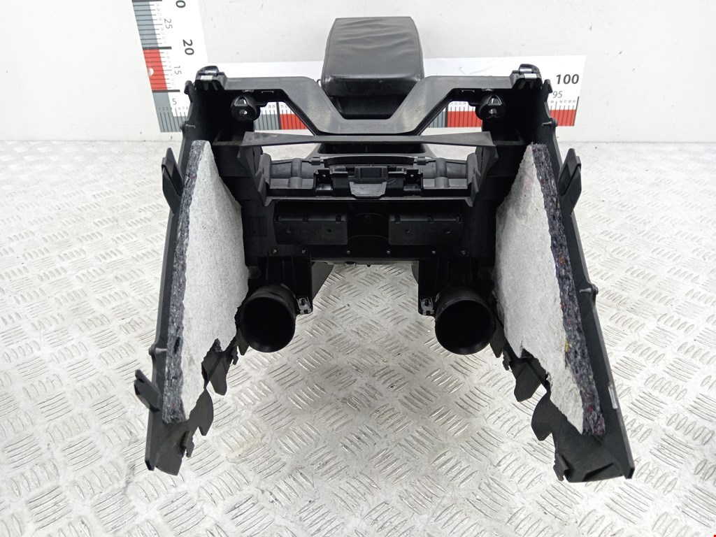 Подлокотник в салон VOLKSWAGEN Passat B7 2011-2015