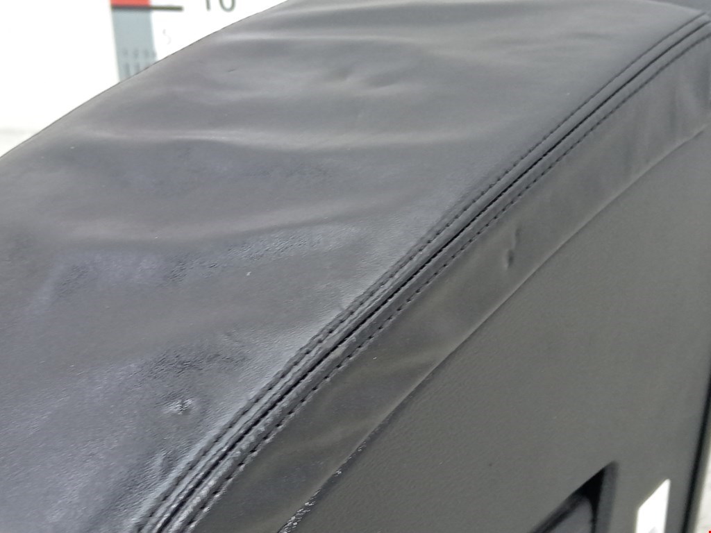Подлокотник в салон VOLKSWAGEN Passat B7 2011-2015