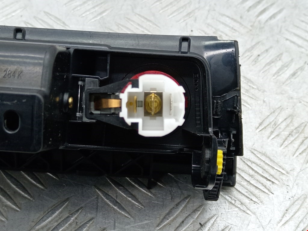 Пепельница передняя VOLKSWAGEN Passat B7 2011-2015