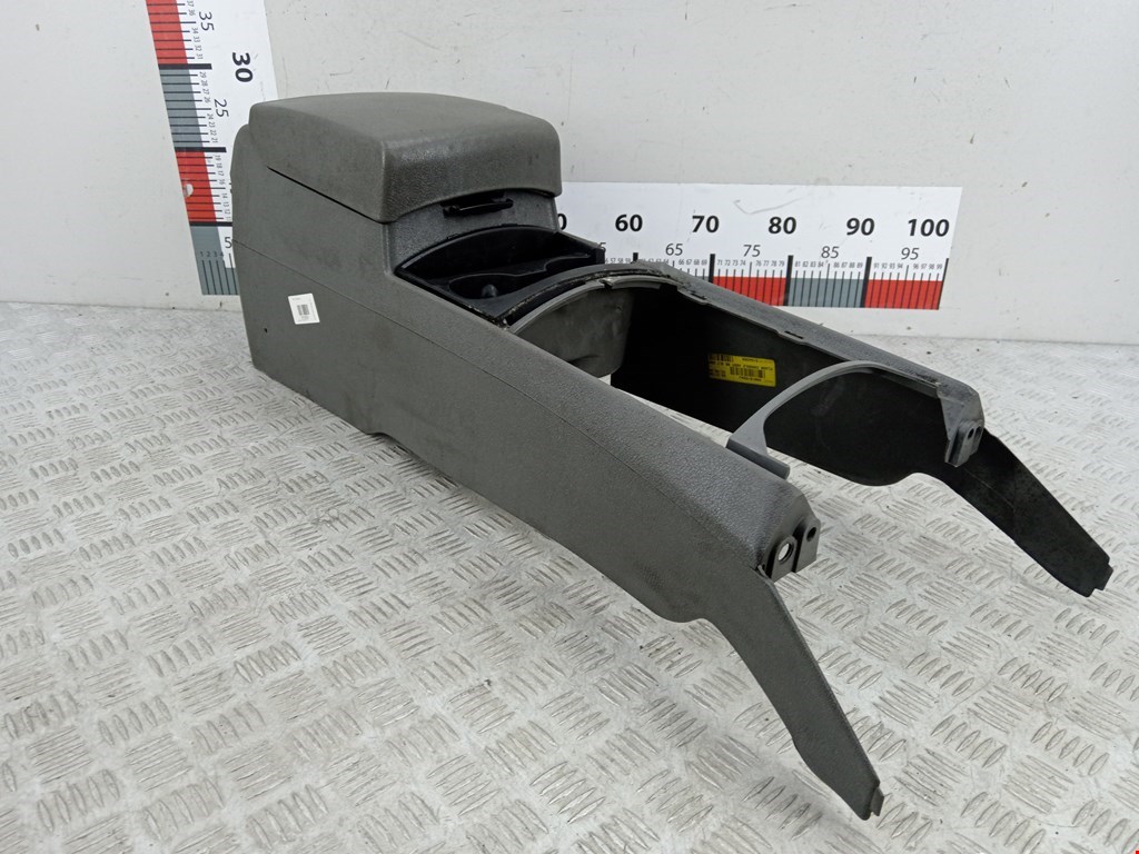 Подлокотник в салон JEEP Grand Cherokee WK 2004-2010