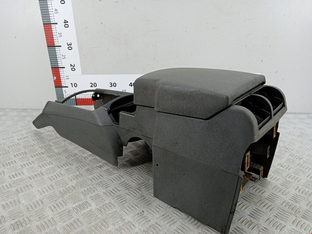 Подлокотник в салон JEEP Grand Cherokee WK 2004-2010