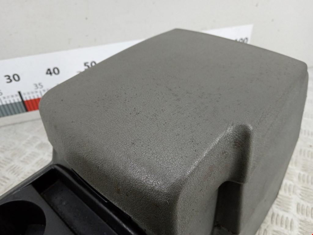 Подлокотник в салон JEEP Grand Cherokee WK 2004-2010