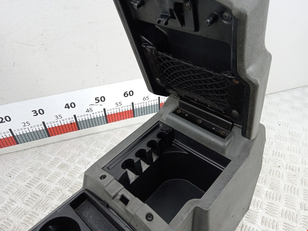 Подлокотник в салон JEEP Grand Cherokee WK 2004-2010