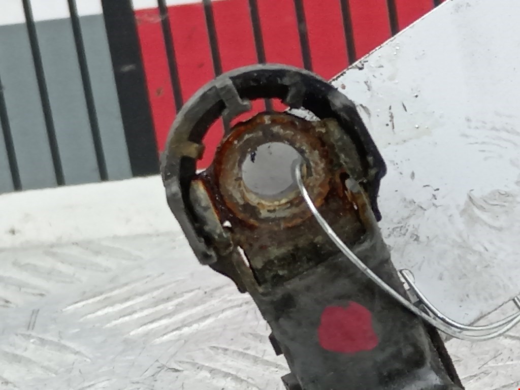 Клемма аккумулятора (плюс) + TOYOTA Avensis 2003-2008