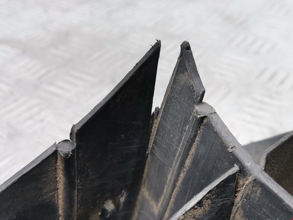 Кронштейн заднего бампера левый правый MERCEDES-BENZ Sprinter 901-905/Classic 909 1995-2006