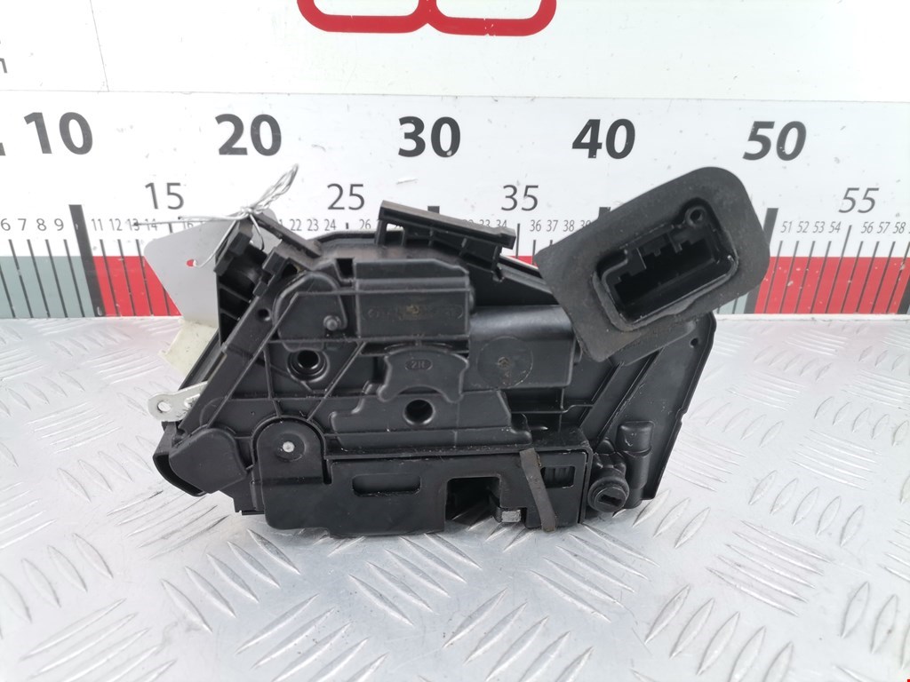 Замок двери задней правой SKODA Octavia A7 2013-2020