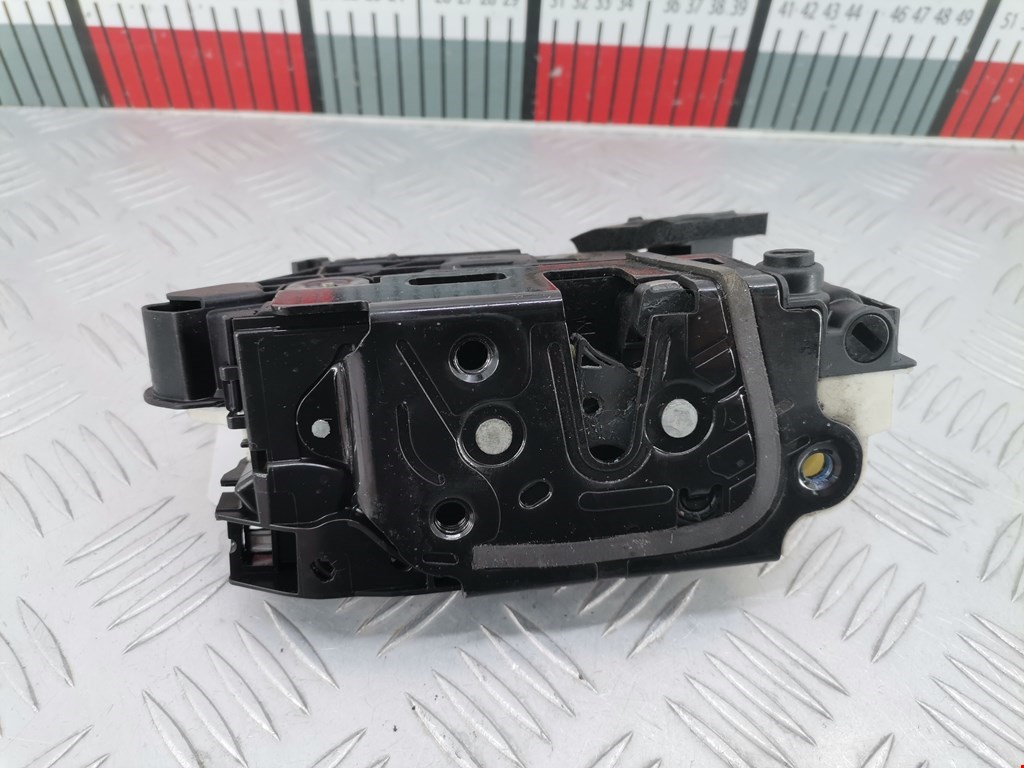 Замок двери задней правой SKODA Octavia A7 2013-2020