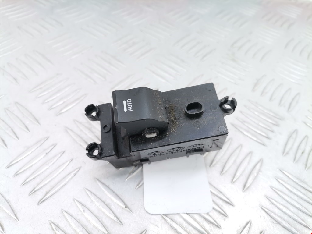 Кнопка стеклоподъемника HYUNDAI i40 2011-2019