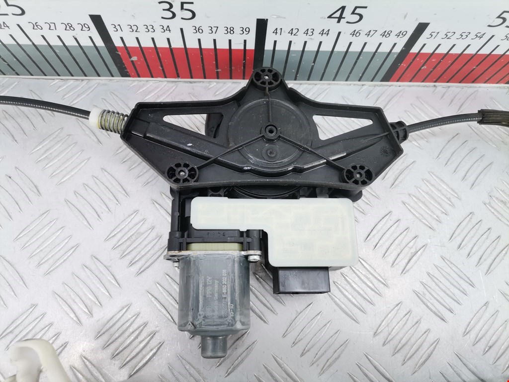 Стеклоподъемник задний правый SKODA Octavia A7 2013-2020