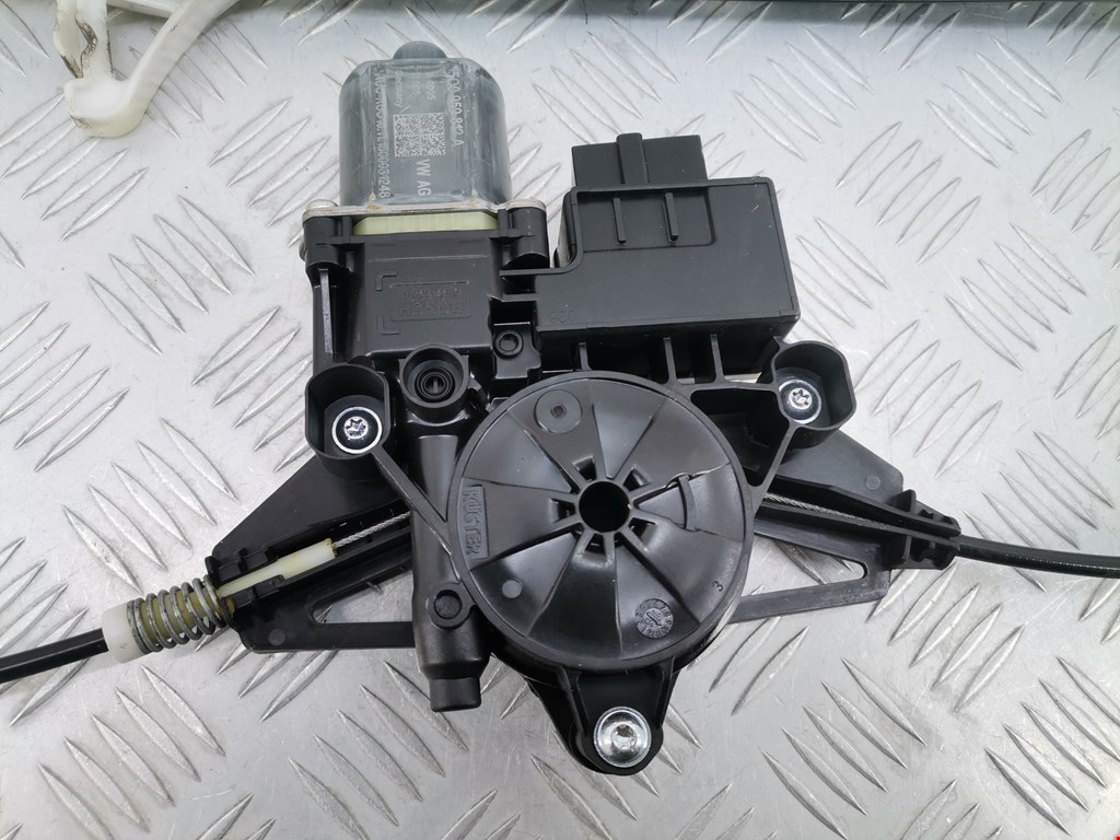 Стеклоподъемник задний правый SKODA Octavia A7 2013-2020