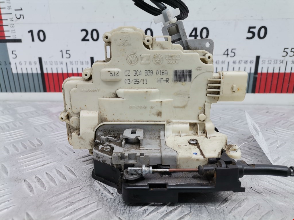 Замок двери задней правой VOLKSWAGEN Passat B7 2011-2015