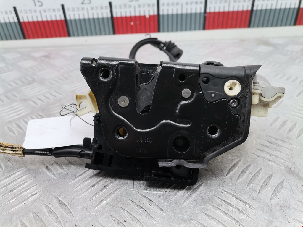 Замок двери задней правой VOLKSWAGEN Passat B7 2011-2015