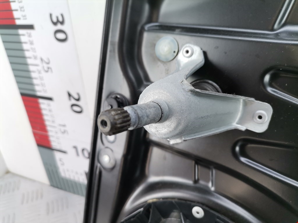 Стеклоподъемник задний правый VOLKSWAGEN Passat B6 2005-2011