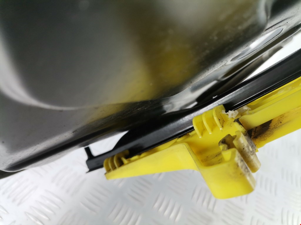 Стеклоподъемник задний правый VOLKSWAGEN Passat B6 2005-2011