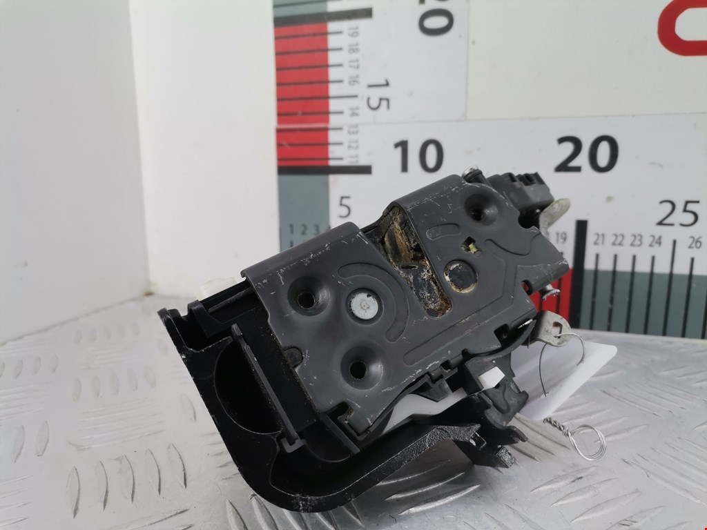 Замок двери задней левой VOLVO V50 I 2004-2012