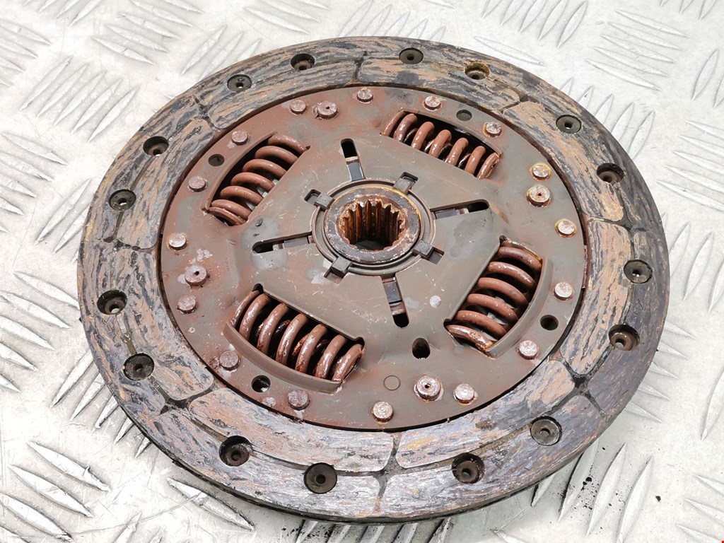 Маховик (демпфер сцепления) FORD Fiesta 1995-2001