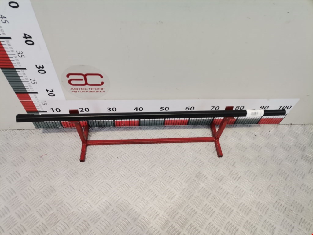 Накладка декоративная (молдинг) стекла двери задней левой Volkswagen Touareg 1 (2002-2010)