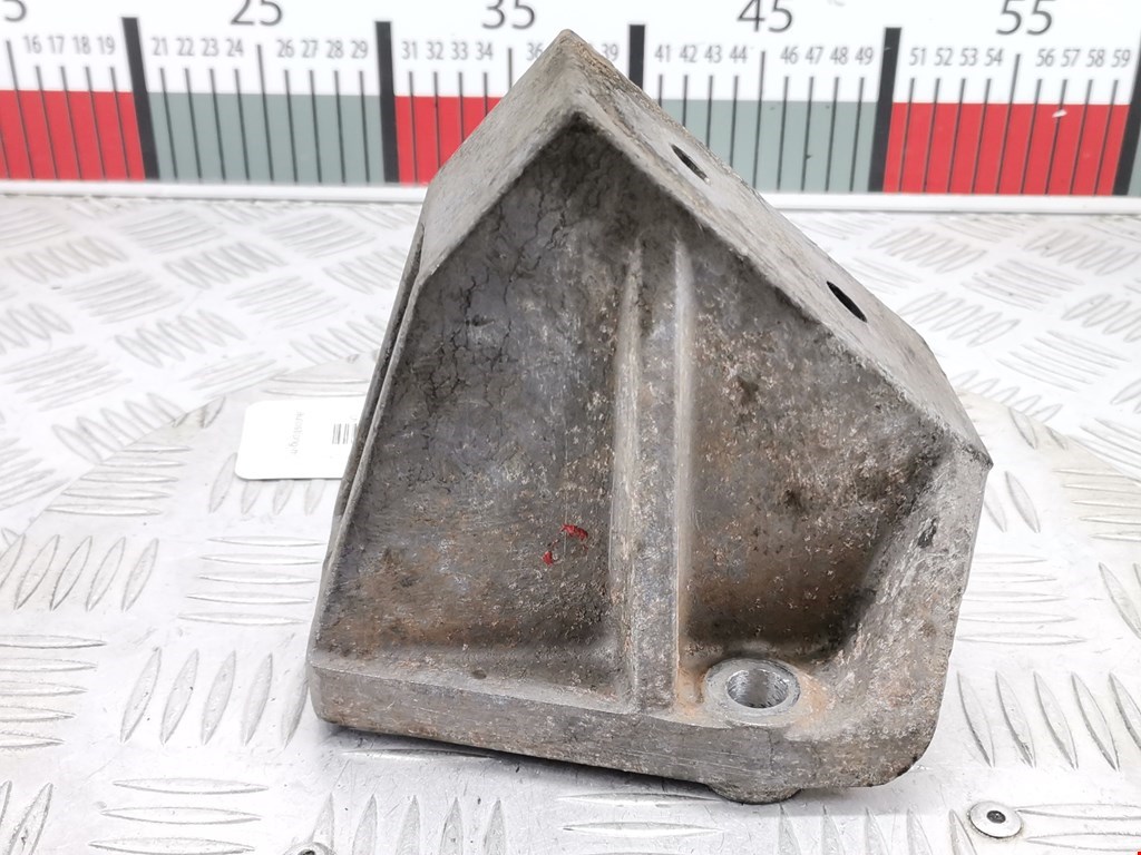 Кронштейн (крепление лапа) двигателя Opel Frontera B (1998-2004)