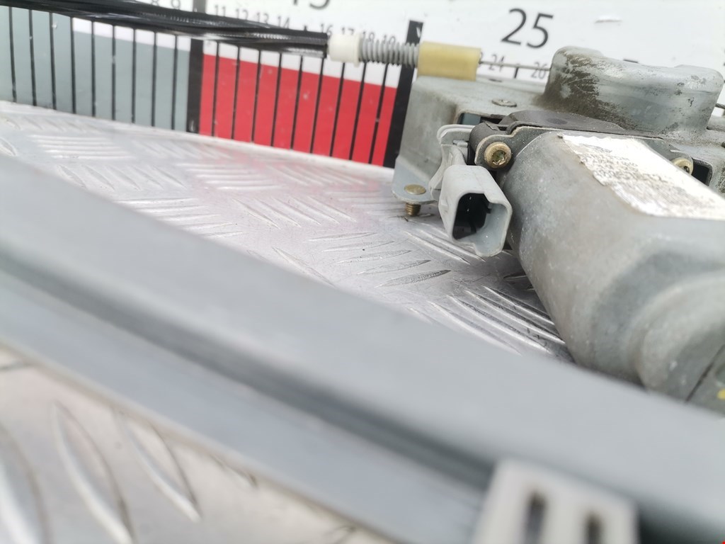 Стеклоподъемник задний левый CITROEN Xantia 1993-2002