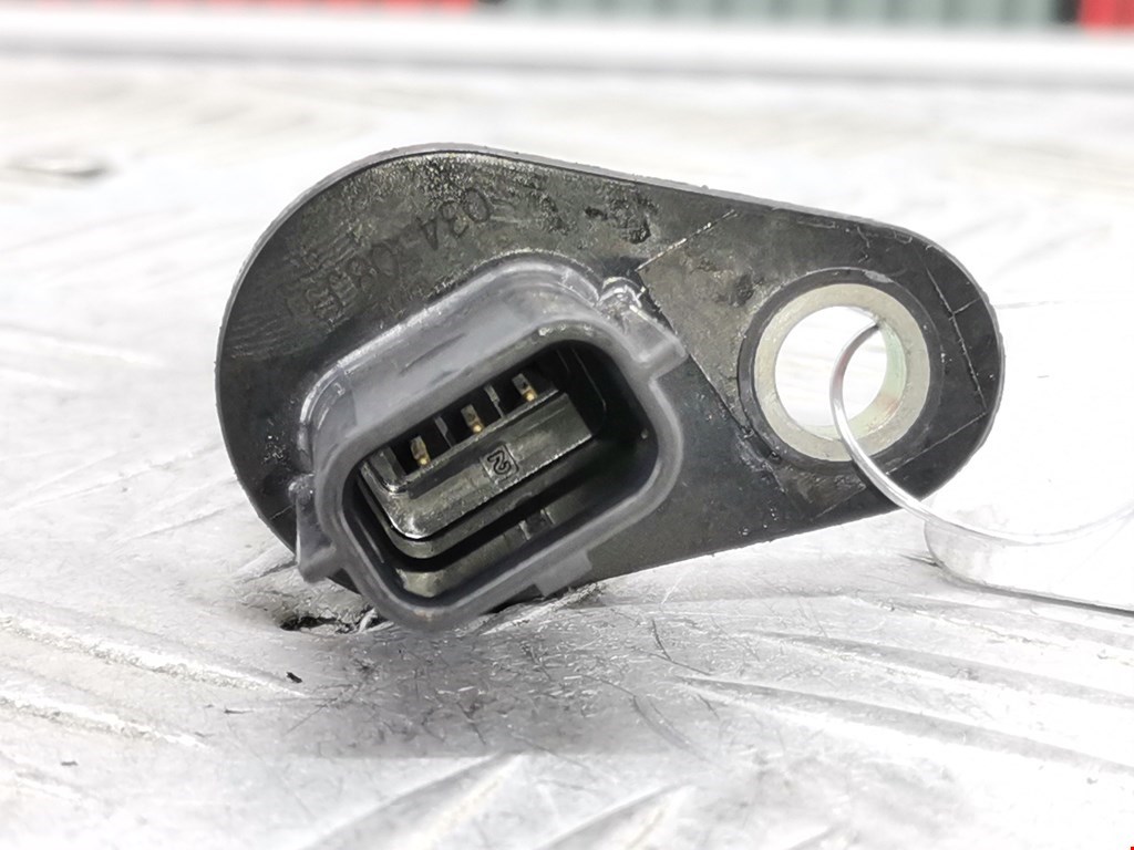 Датчик положения распредвала NISSAN Note E11 2005-2014