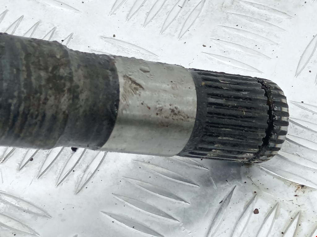 Полуось (привод, приводной вал) передняя правая LAND ROVER Discovery III 2005-2009