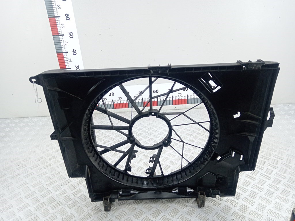Диффузор (кожух) вентилятора BMW 1er E81\E87 2004-2011