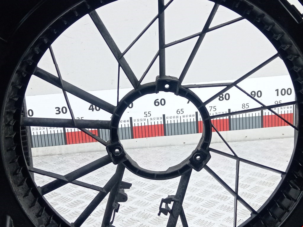 Диффузор (кожух) вентилятора BMW 1er E81\E87 2004-2011