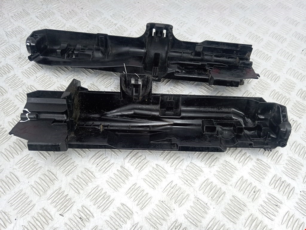 Диффузор (кожух) вентилятора BMW 1er E81\E87 2004-2011