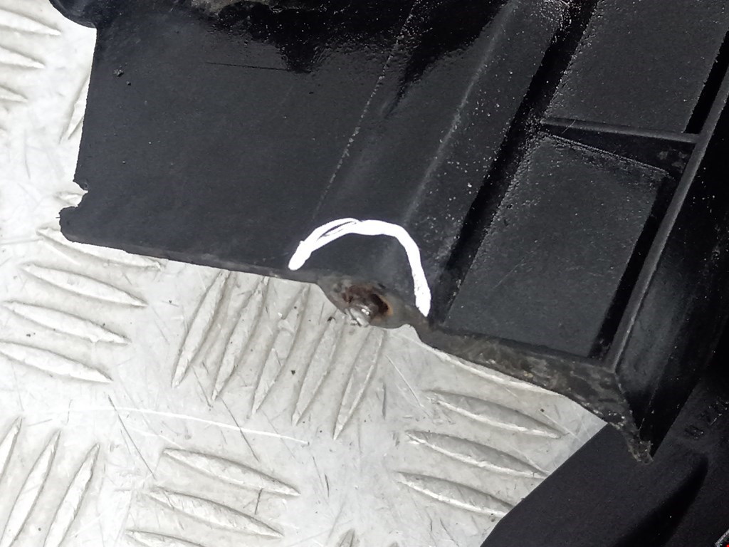 Диффузор (кожух) вентилятора BMW 1er E81\E87 2004-2011