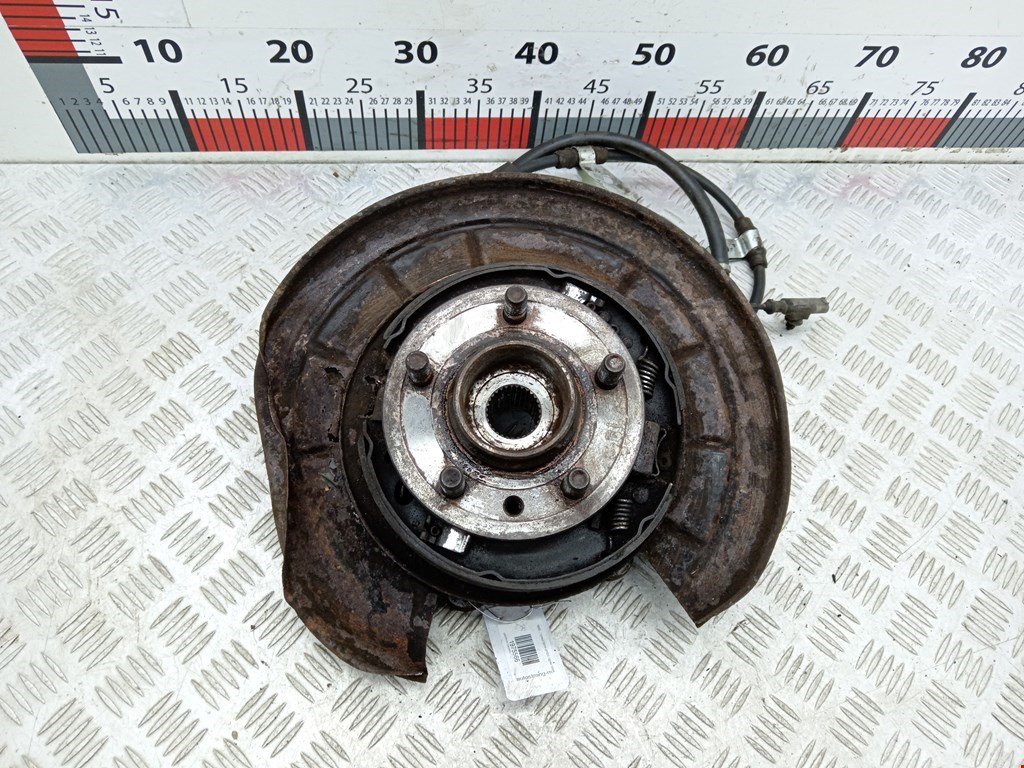 Ступица задняя левая LAND ROVER Discovery III 2005-2009