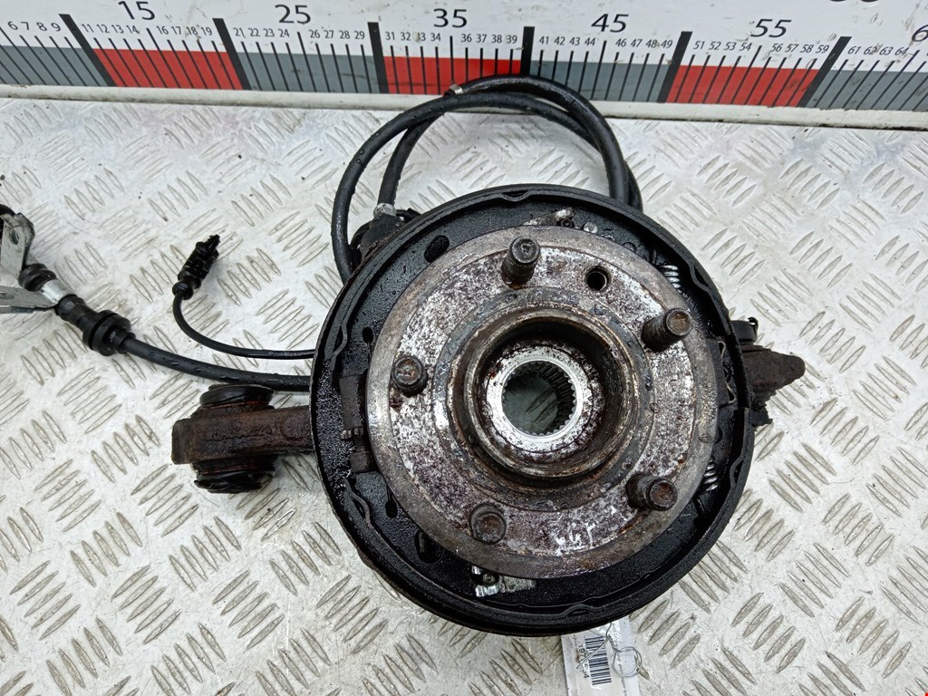 Ступица задняя правая LAND ROVER Discovery III 2005-2009