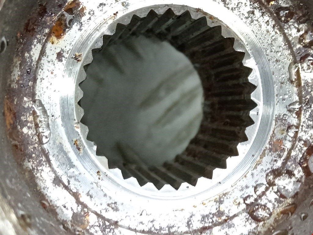 Ступица задняя правая LAND ROVER Discovery III 2005-2009