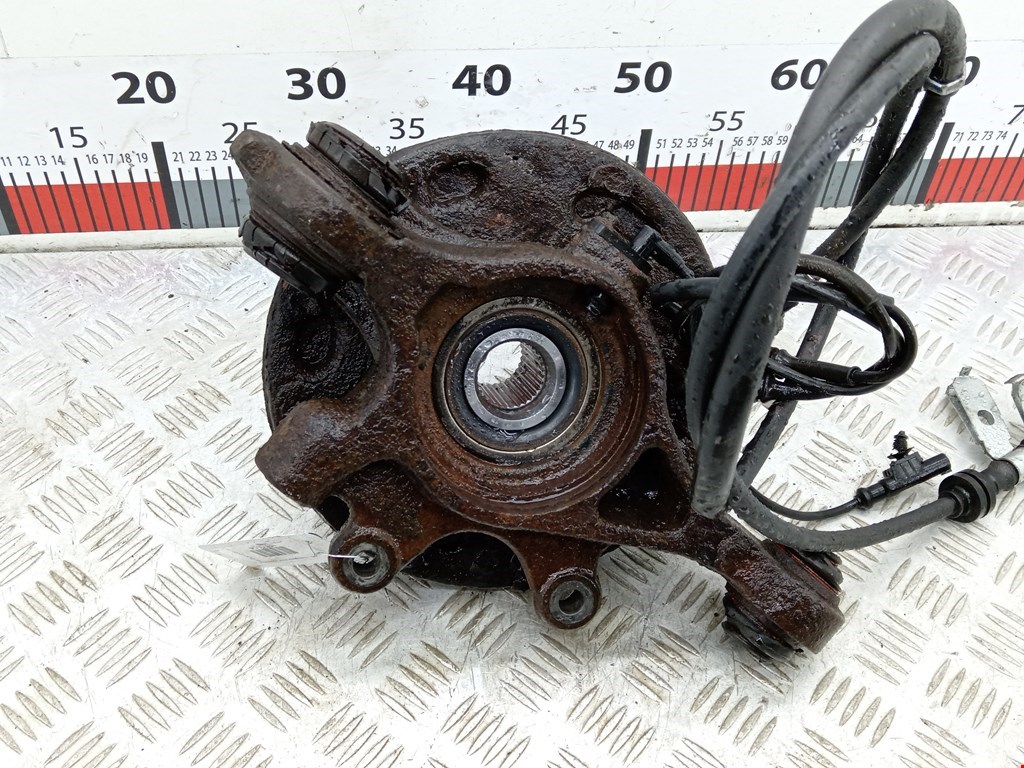 Ступица задняя правая LAND ROVER Discovery III 2005-2009