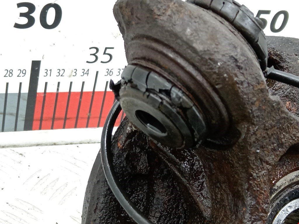 Ступица задняя правая LAND ROVER Discovery III 2005-2009