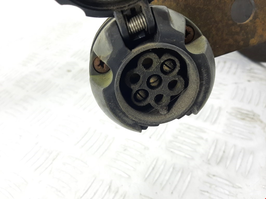 Фаркоп (прицепное устройство) VOLKSWAGEN Passat B7 2011-2015