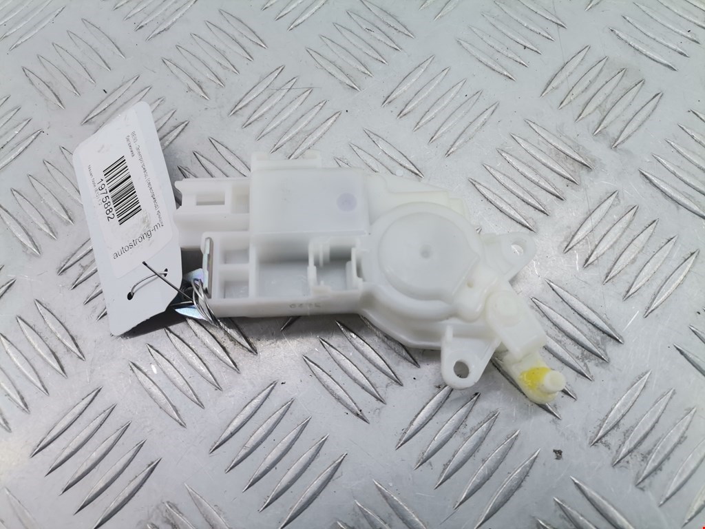 Сервопривод (электропривод моторчик привода) замка крышки багажника Nissan Note (E12) (2013-2020)